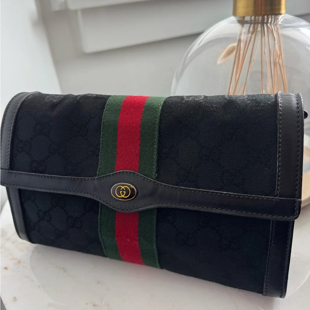 Gucci Black Crossbody Bag with Green and Red Web Stripe